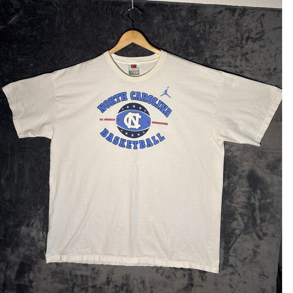 Vintage Y2K Nike Team UNC Tar Heels Basketball T-Shirt Size XXL Jordan Jumpman